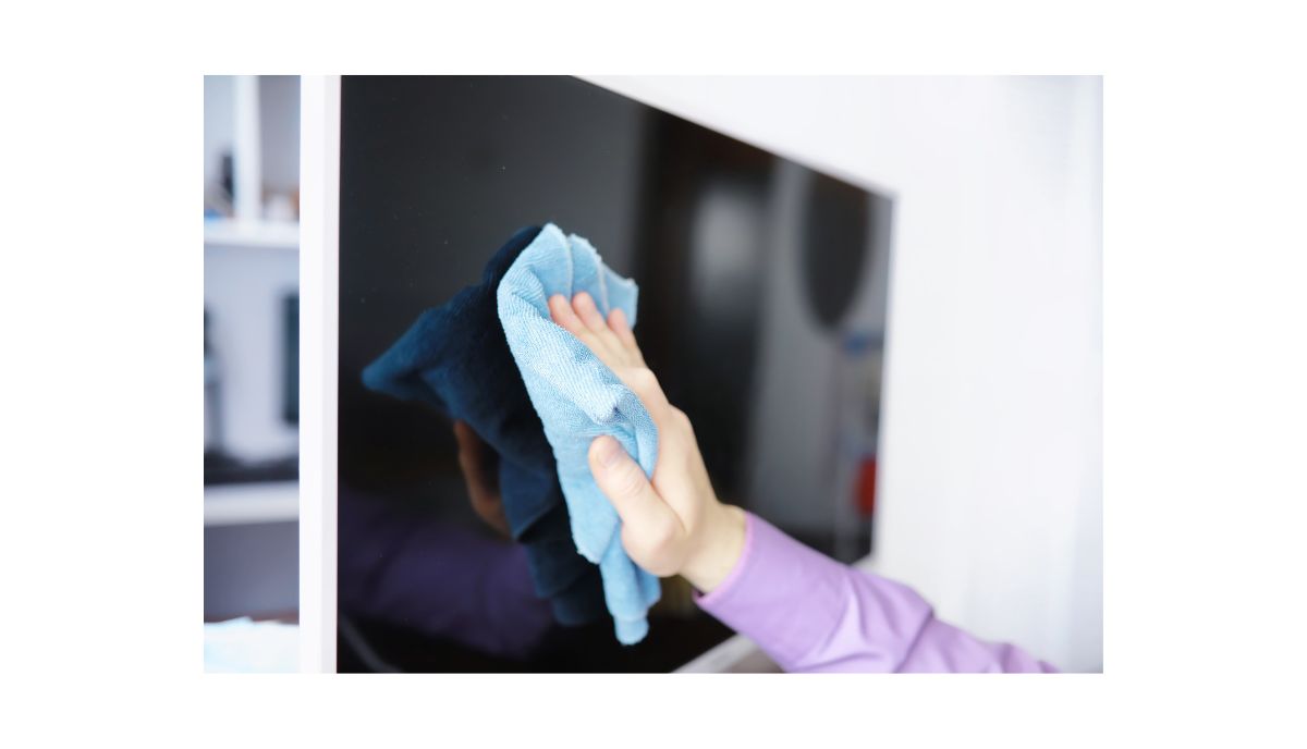 Can You Use A Baby Wipe To Clean A Flat Screen TV? TVDecoded